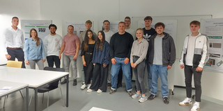Prof. Orlowsky und Dr. Algernon mit Studierenden